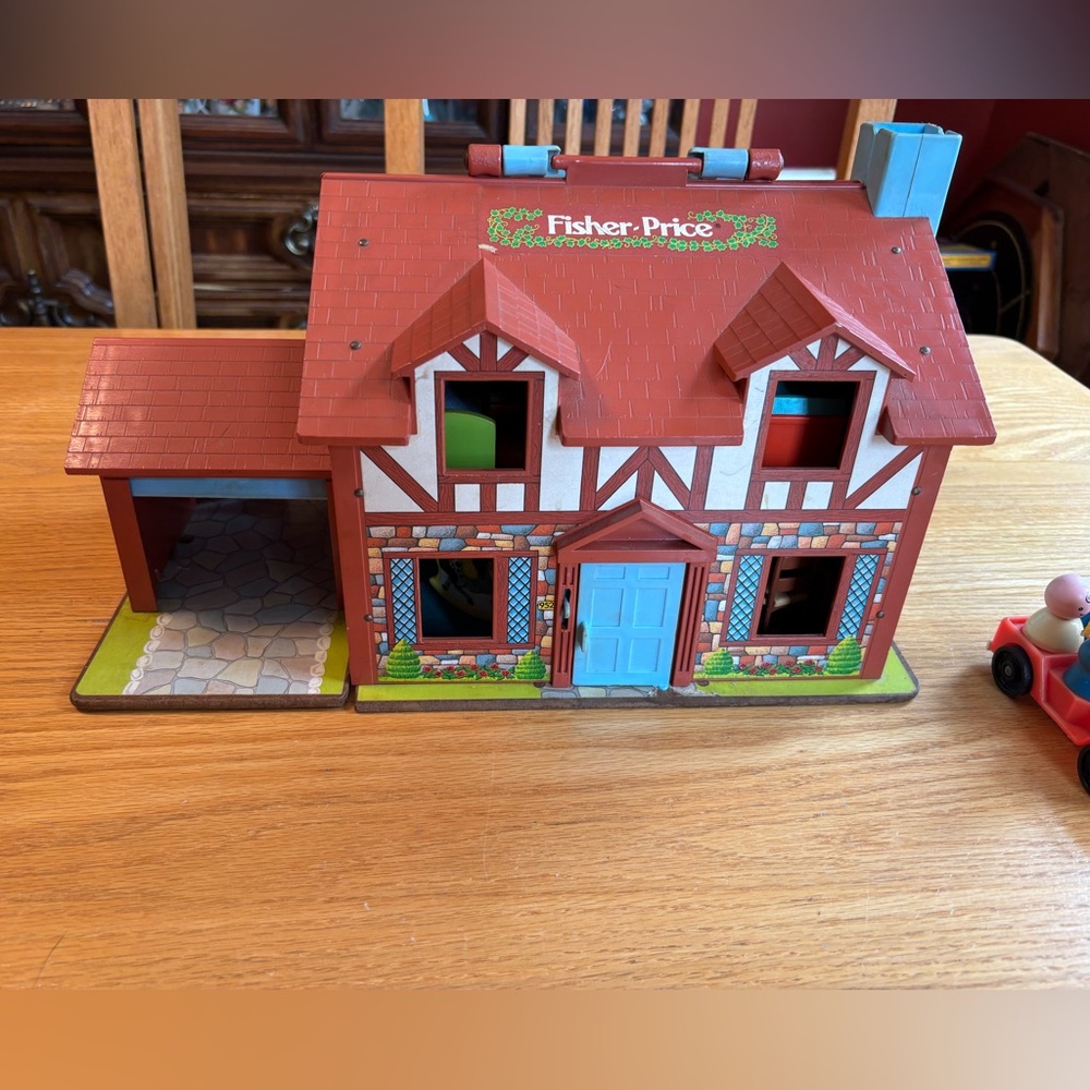 Vintage Fisher Price Tudor House Playset 952 and Accessories